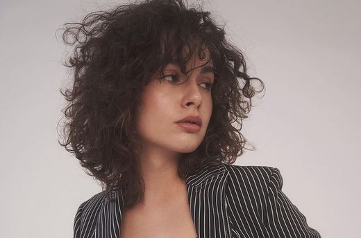 Bugie, Madame feat. Rkomi e Carl Brave: testo e audio della canzone