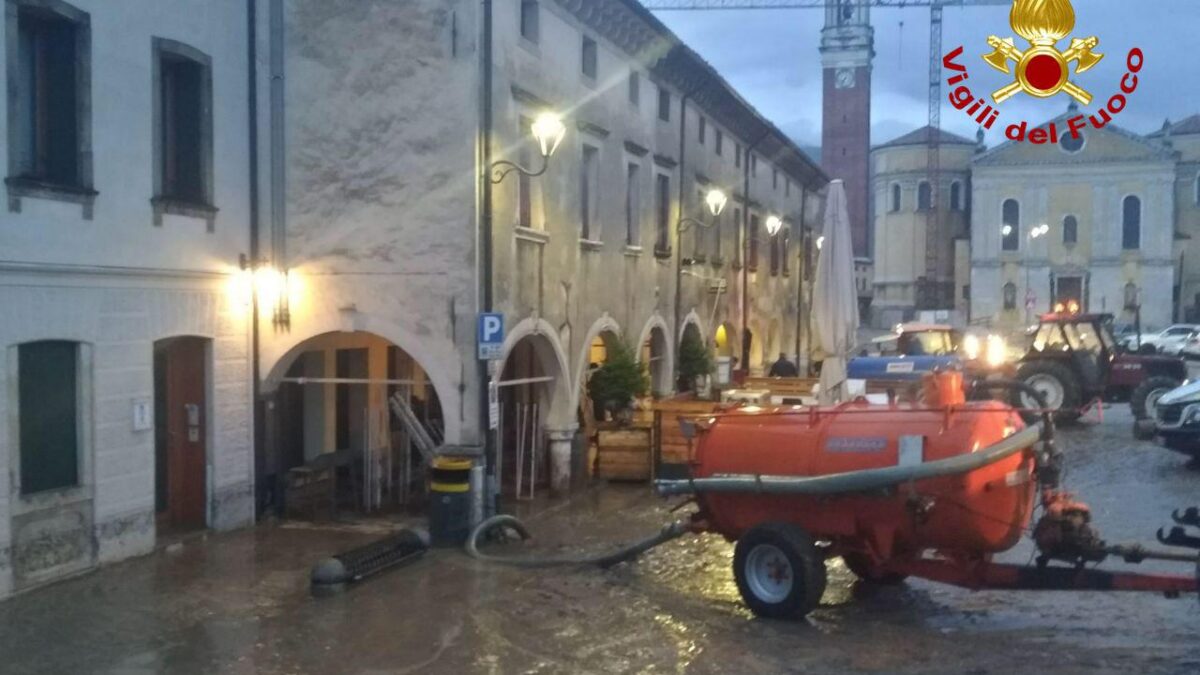 Veneto flagellato dal maltempo. Crolli, inondazioni e rischio valanghe nel Bellunese