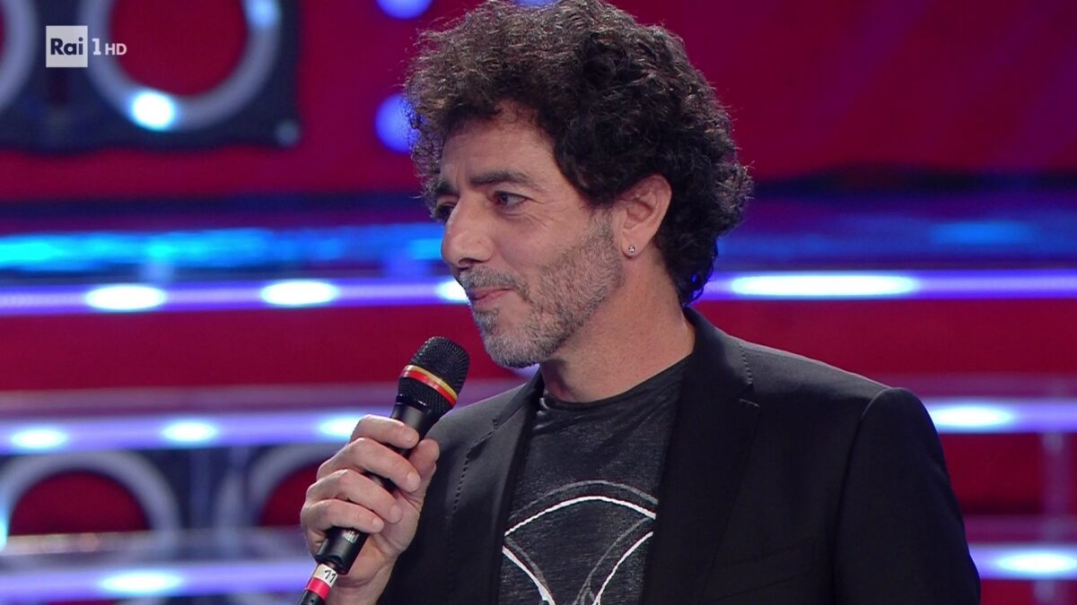 Max Gazzè a Sanremo 2021 con Il Farmacista
