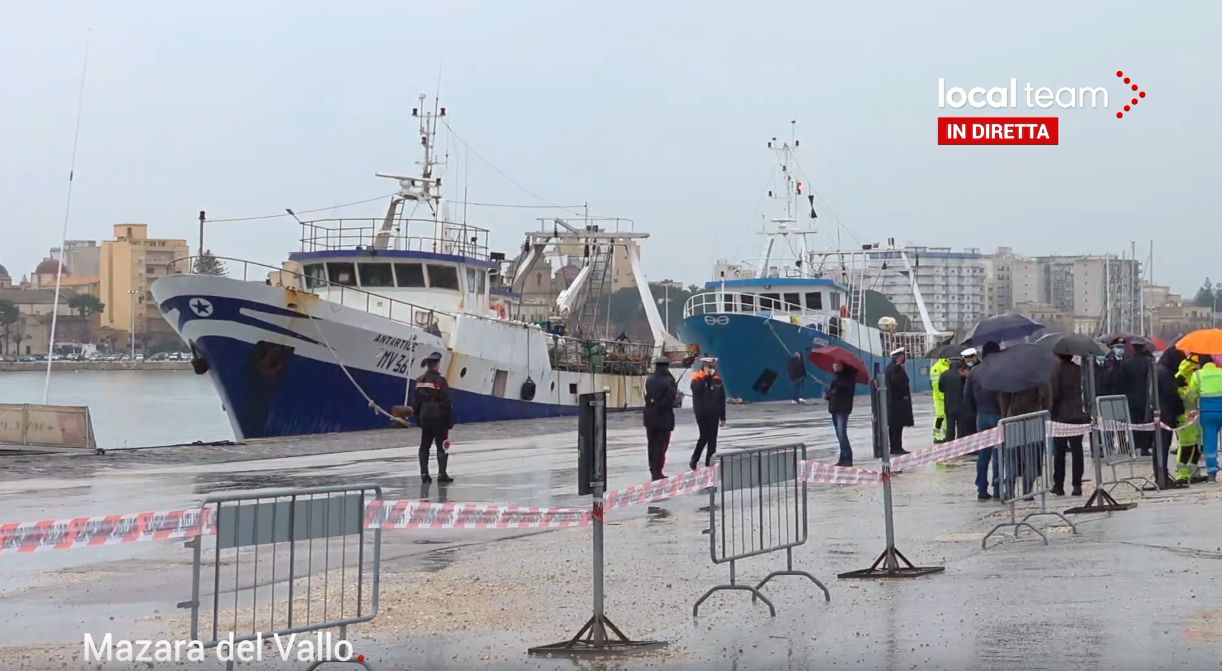 Mazara: dopo 108 giorni di prigionia, i 18 pescatori sono tornati a casa