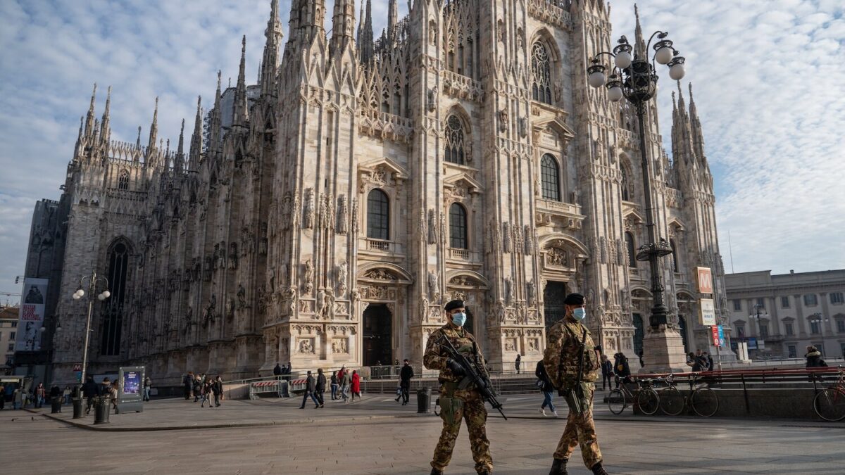 Milano si organizza per il dopo lockdown: negozi aperti alle 10.15
