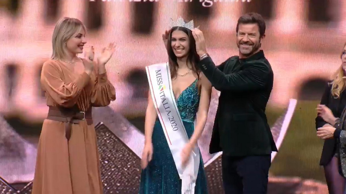 Miss Italia 2020: Martina Sambucini è la vincitrice
