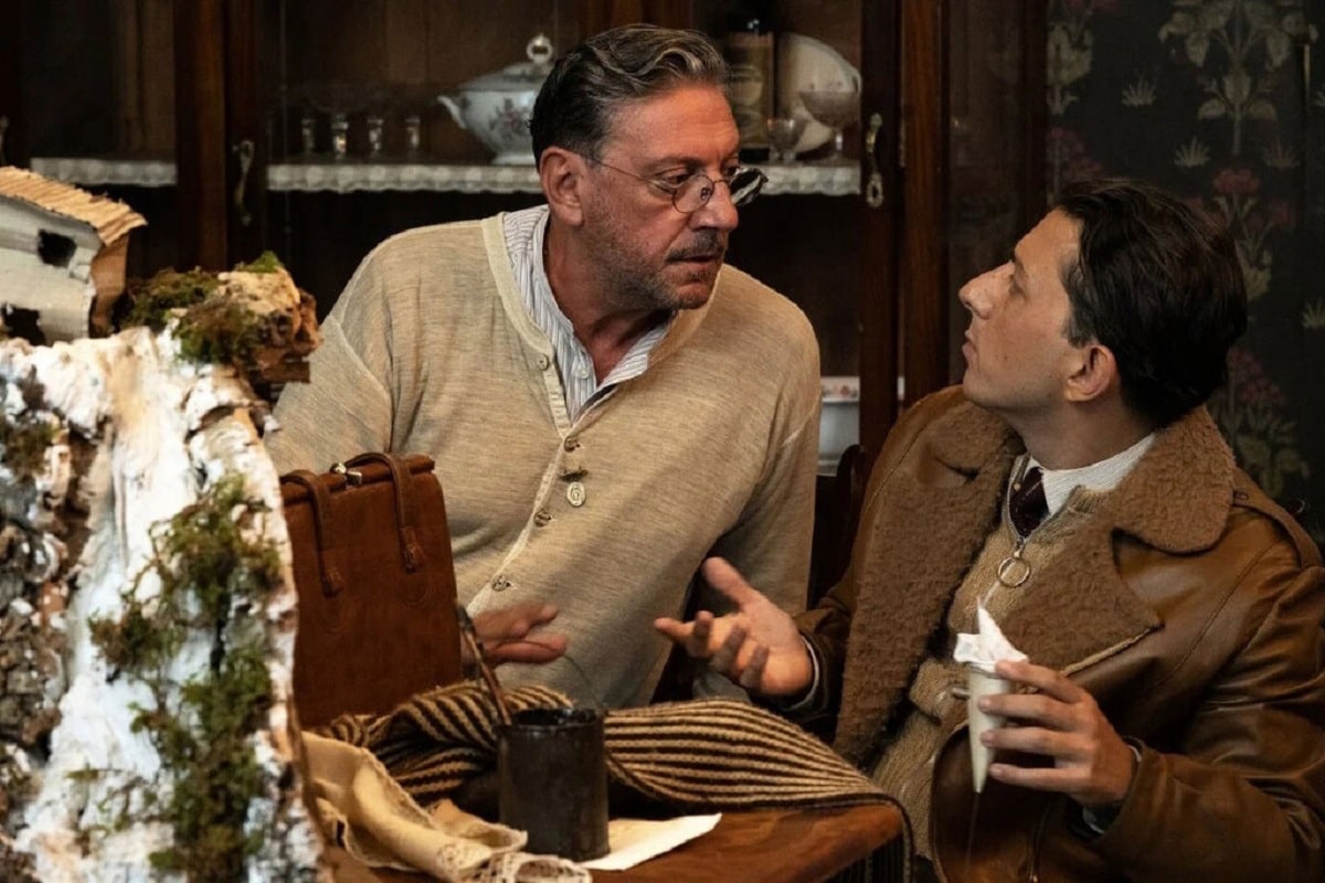 Natale in casa Cupiello, su Raiuno il film-tv tratto dal capolavoro di De Filippo: “Il primo di una collection dedicata al Maestro”
