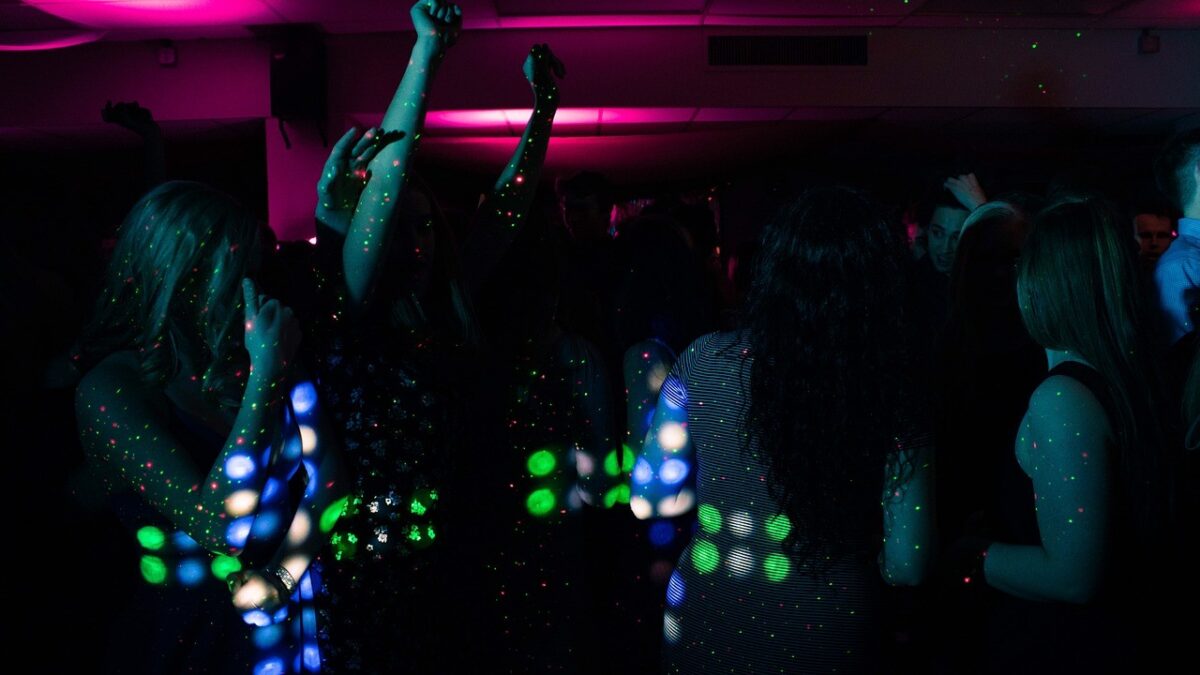 Trapani: compleanno in casa con 13 persone, 5.280 di multa