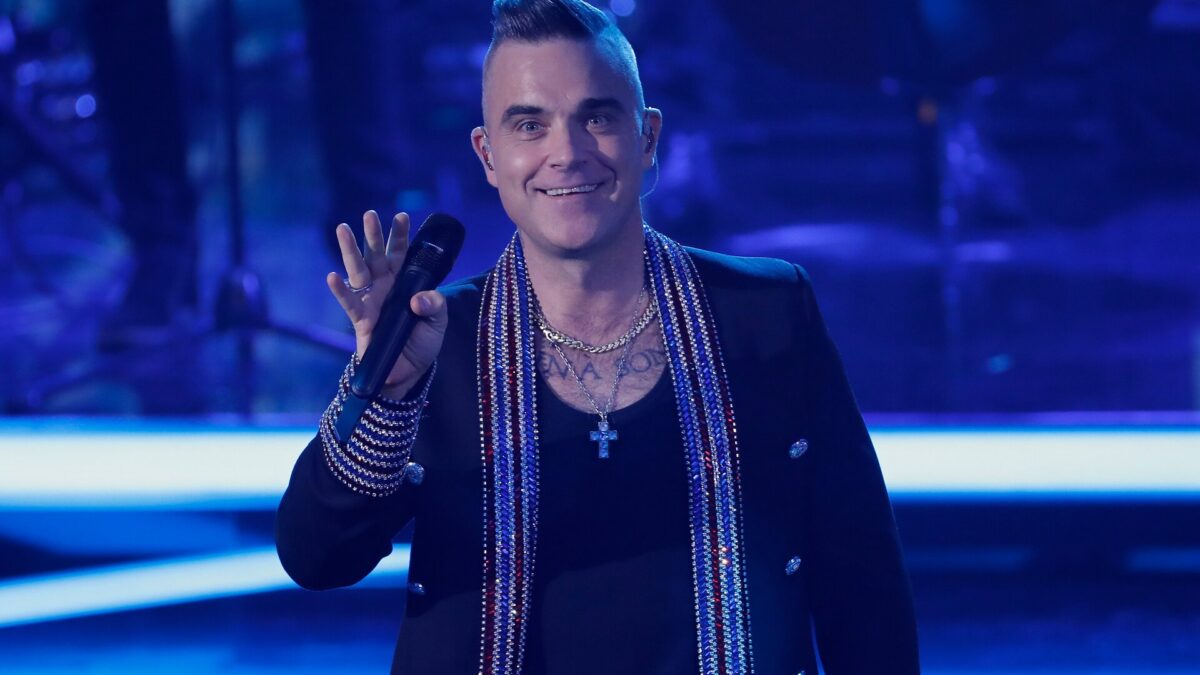 Robbie Williams, ospite a Che tempo che fa, canta “Can’t Stop Christmas”