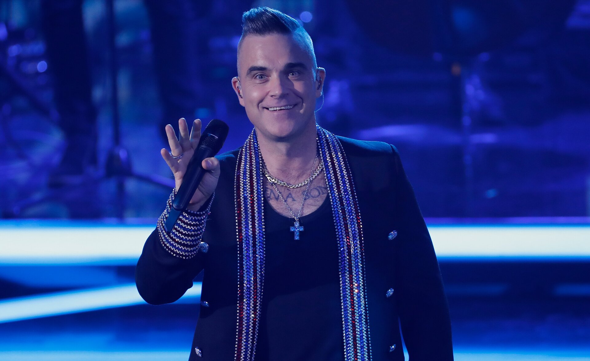 Robbie Williams, ospite a Che tempo che fa, canta “Can’t Stop Christmas”