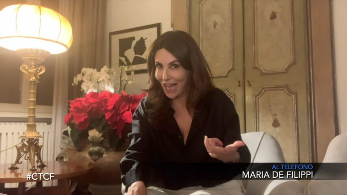 Sabrina Ferilli ospite a Che Tempo Che Fa: Maria De Filippi interviene al telefono. Ma la Ferilli non può stare in tv da sola?