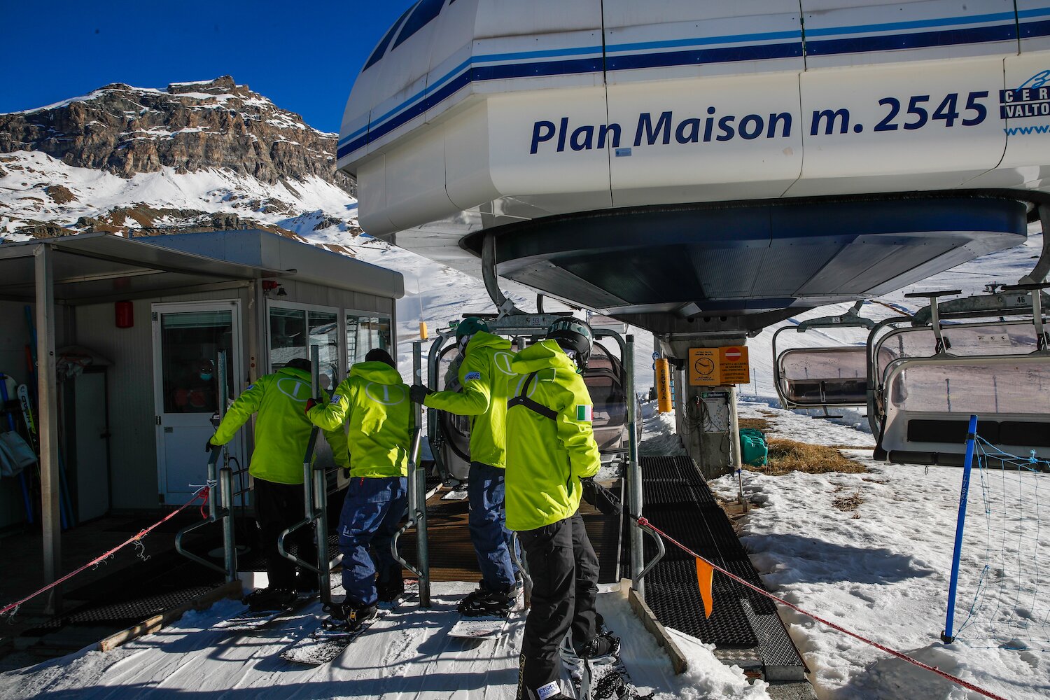 Valle D’Aosta, da oggi via libera allo sci. Cosa prevede l’ordinanza?