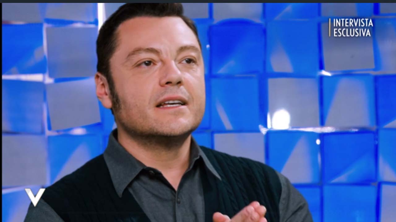 Verissimo, Tiziano Ferro intervista a distanza