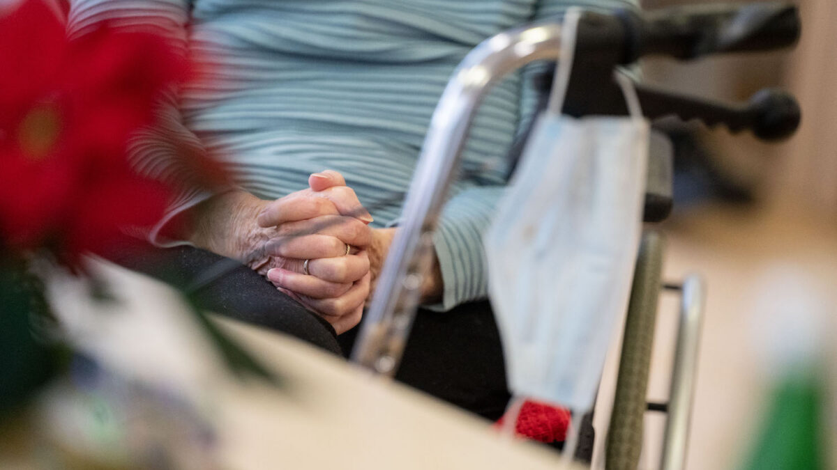 Visite ai pazienti gravi in ospedali e RSA. La Toscana dà il via libera
