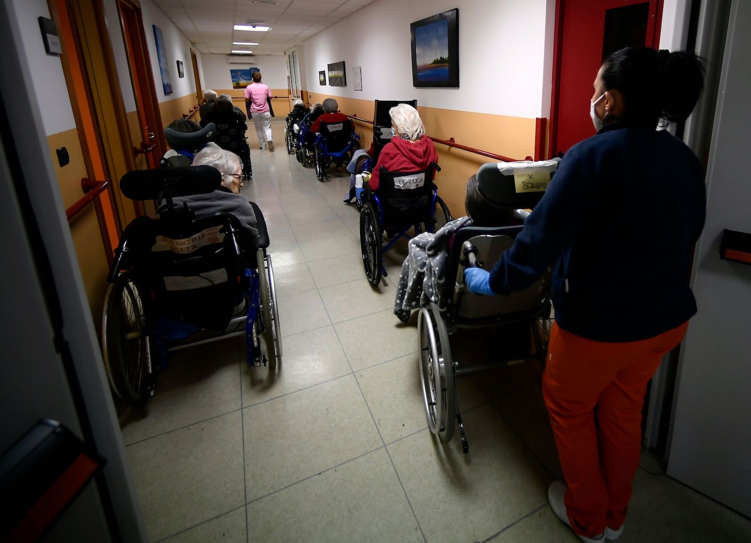 Bolzano anticipa il vaccino agli over 80: scarsa adesione tra gli operatori sanitari