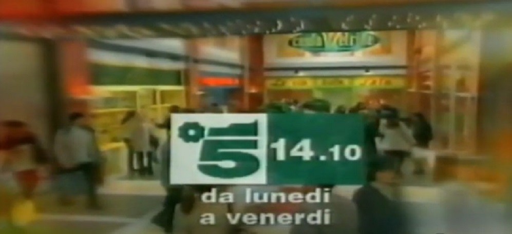 Vent’anni fa l’esordio di Centovetrine. Sfrattò Vivere, ma avrebbe avuto un epilogo peggiore