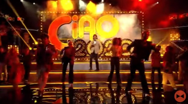 Ciao 2020!, il late show russo parodia la tv italiana per salutare l’anno vecchio (e ci riporta negli anni ’80)