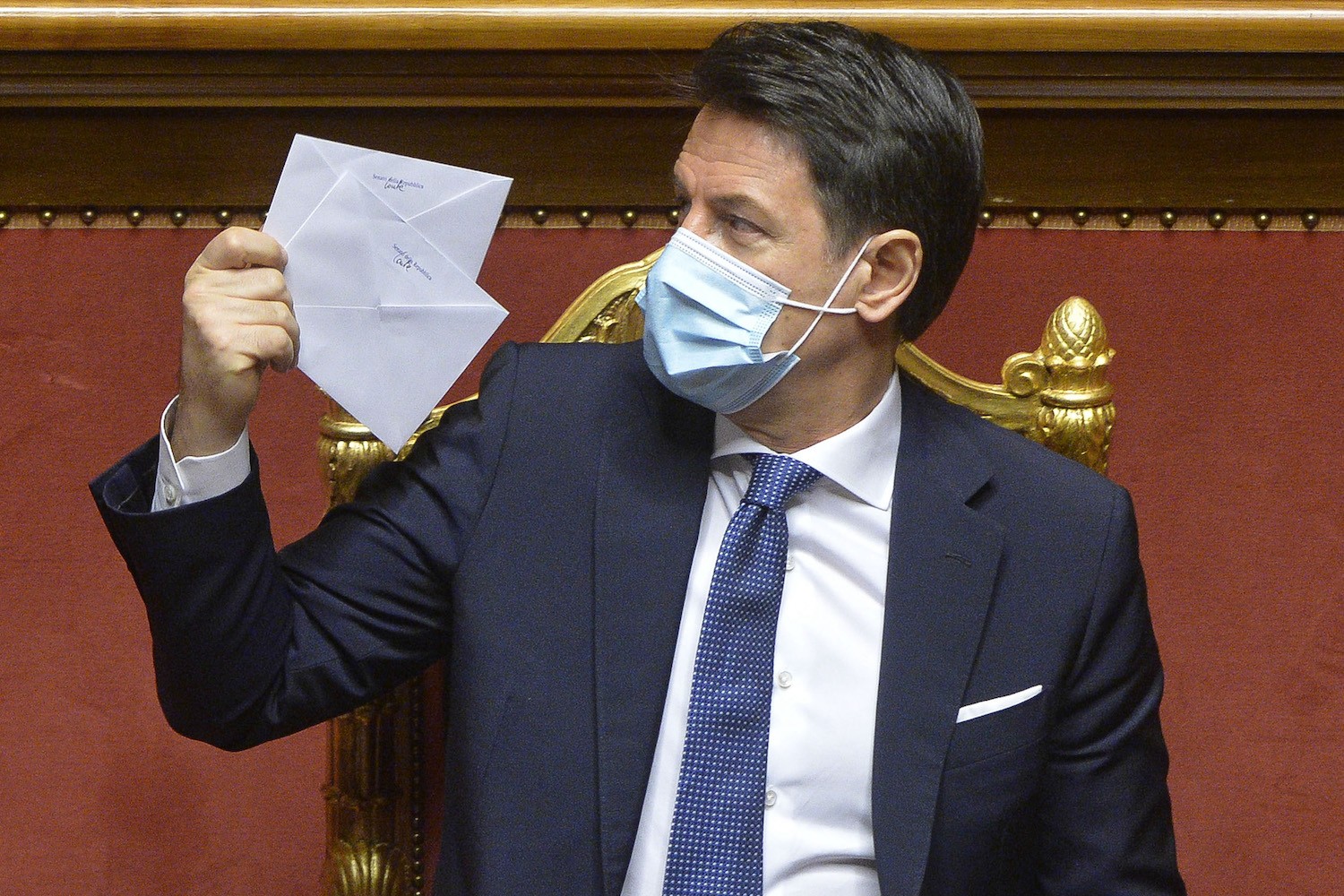 Crisi di governo: Conte si dimette