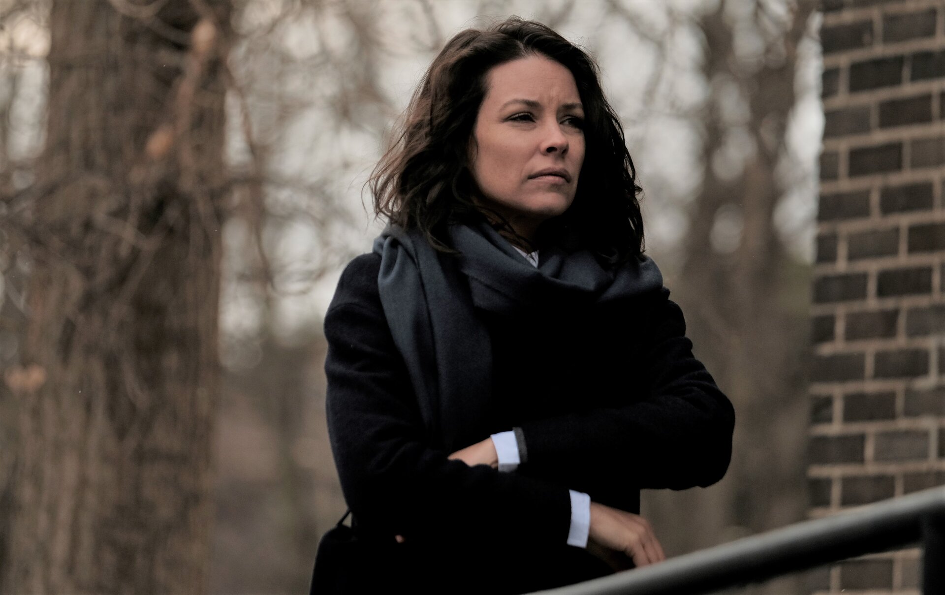 Crisis: trailer e poster del thriller con Gary Oldman e Evangeline Lilly