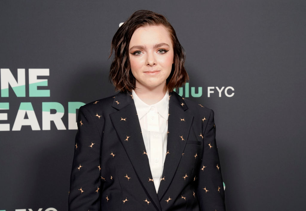 Elsie Fisher e Alan S. Kim nella dark comedy Latchkey Kids