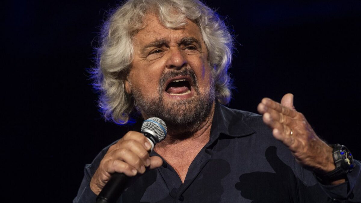 Grillo attacca Renzi tramite Cicerone: “Vattene e porta via tutti i tuoi”