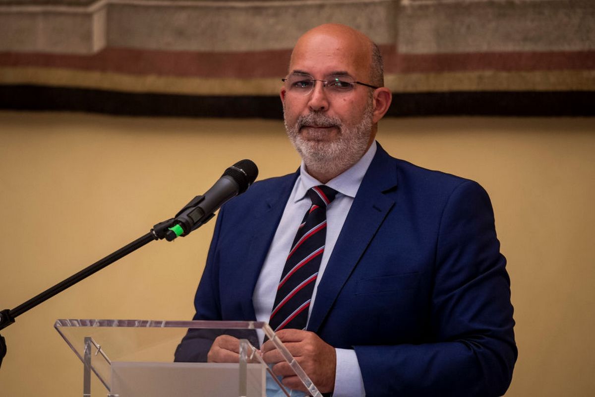 Crisi di governo: l’ultimatum di Crimi a Renzi