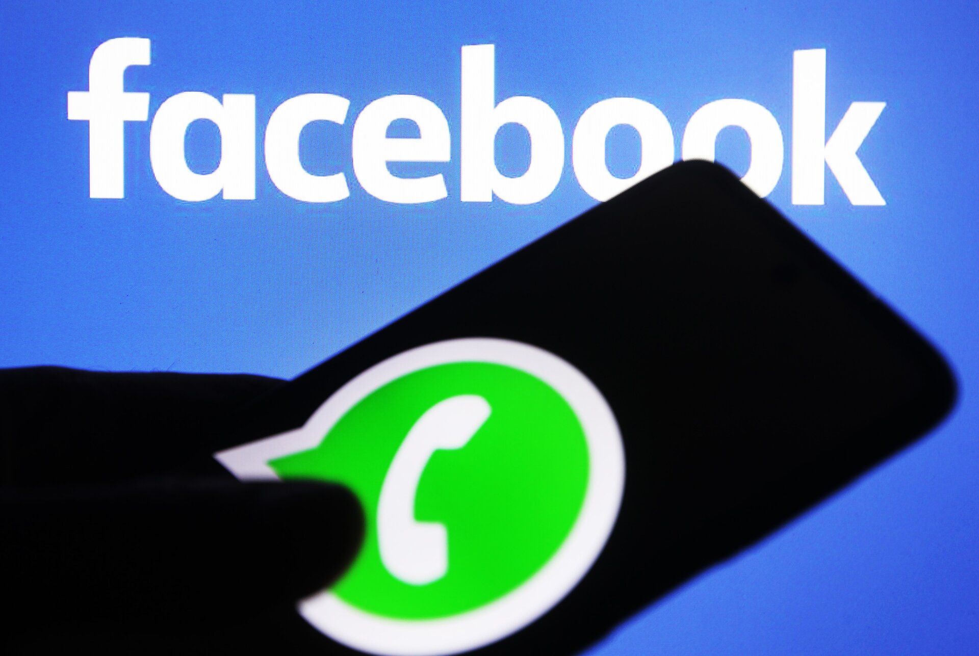 No, Whatsapp non condividerà i tuoi dati con Facebook: facciamo chiarezza