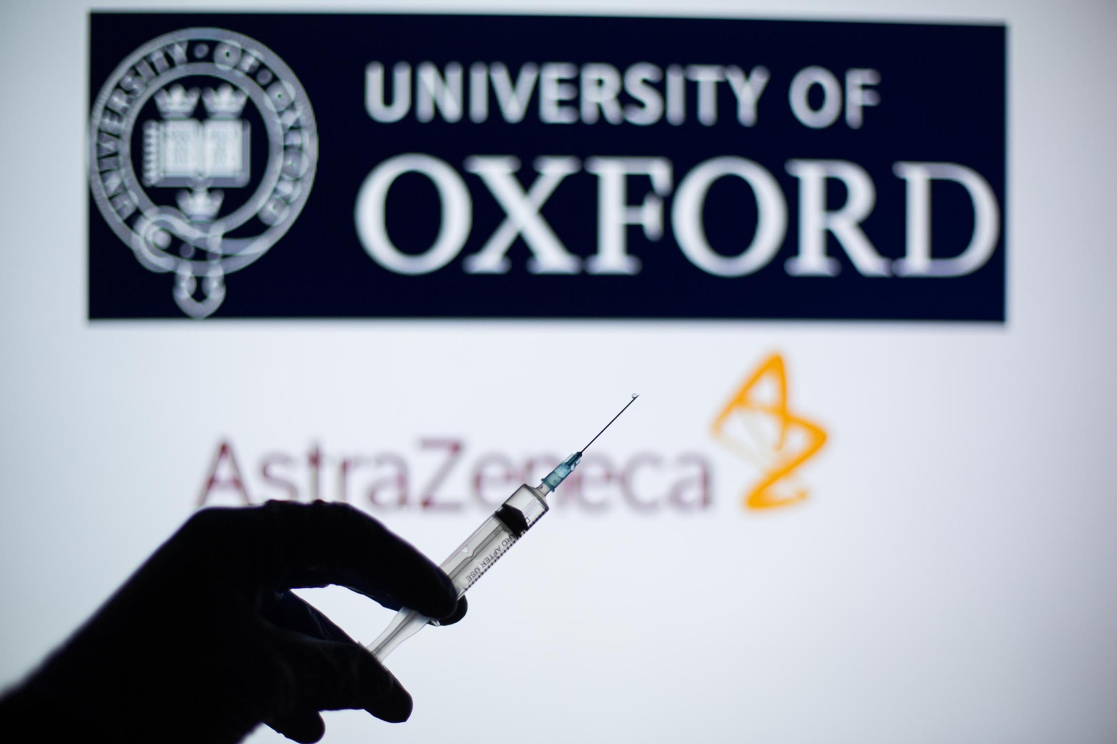 Via libera dall’AIFA al vaccino anti-COVID di AstraZeneca. Tutto quello che c’è da sapere
