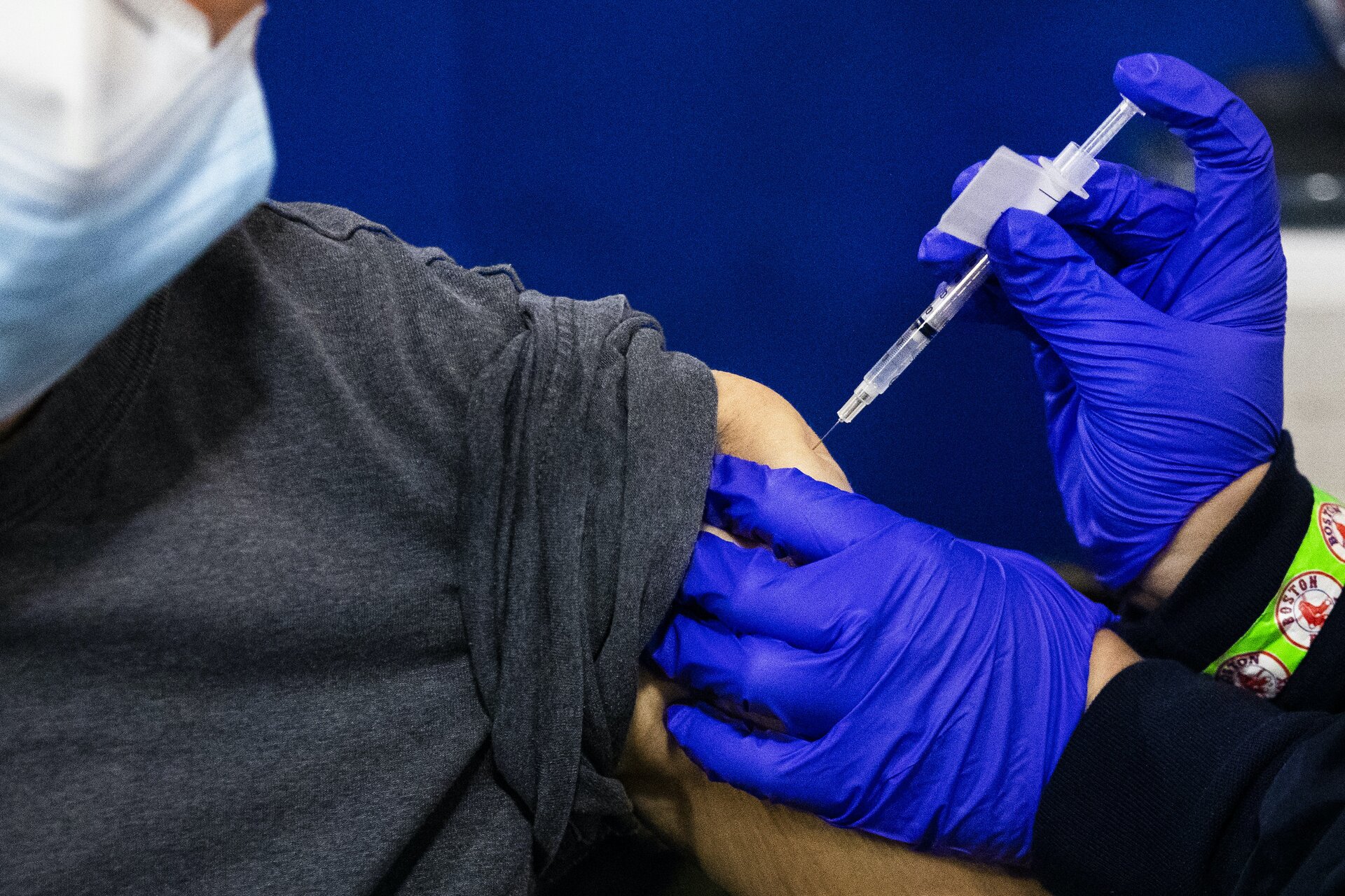 Coronavirus, il bollettino del 30 gennaio: 12.715 nuovi casi e 421 morti