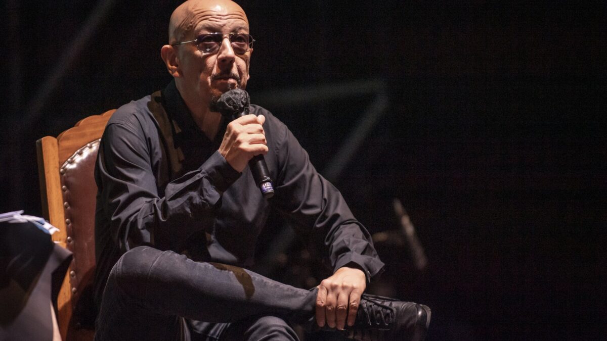 Enrico Ruggeri:” Se una regione deve fermare tutto per 1 positivo su 400, penso che qualcuno sta impazzendo”