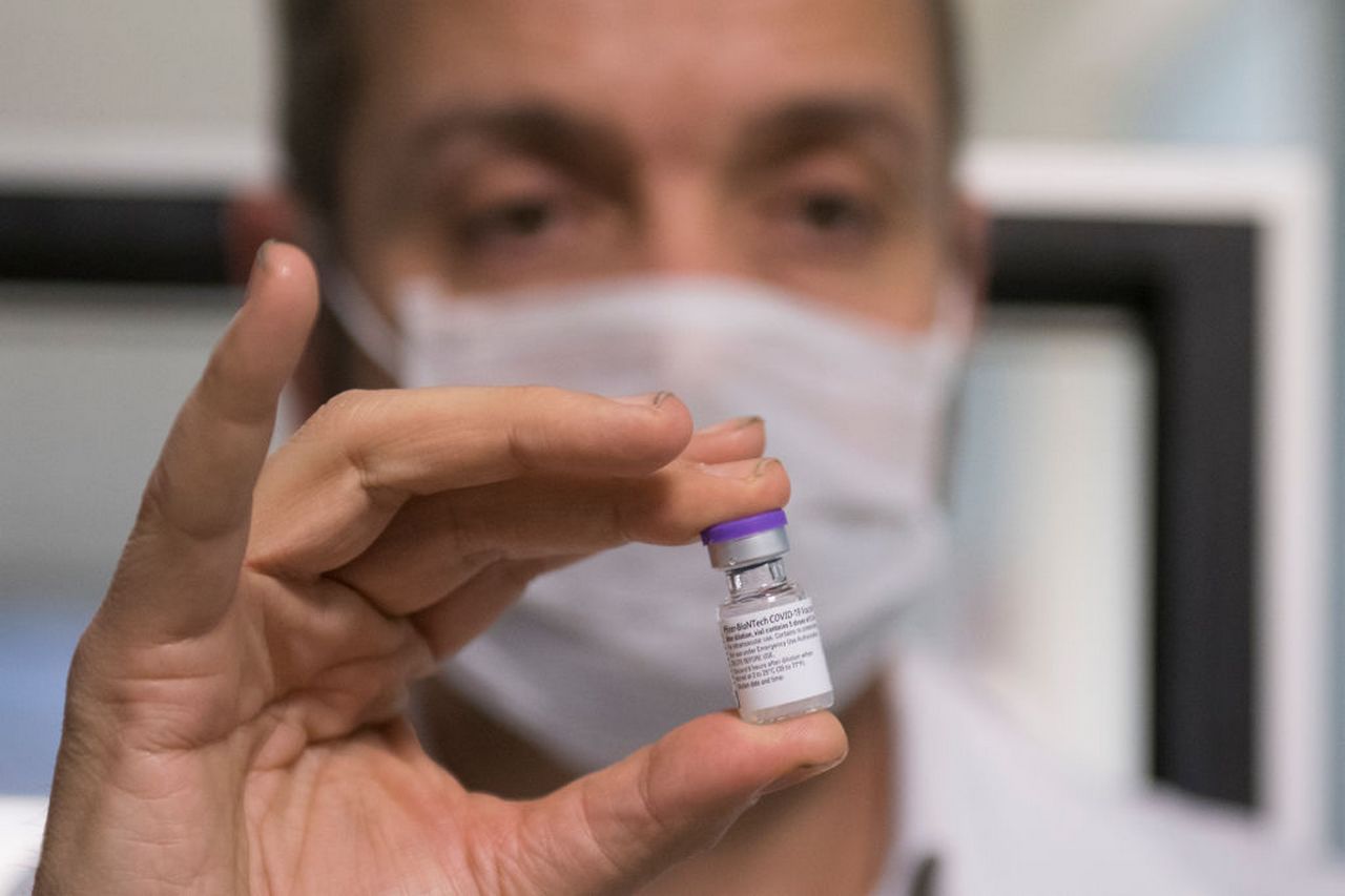 Bollettino coronavirus 12 gennaio: 14.242 nuovi contagi su 141.641 tamponi. 616 decessi