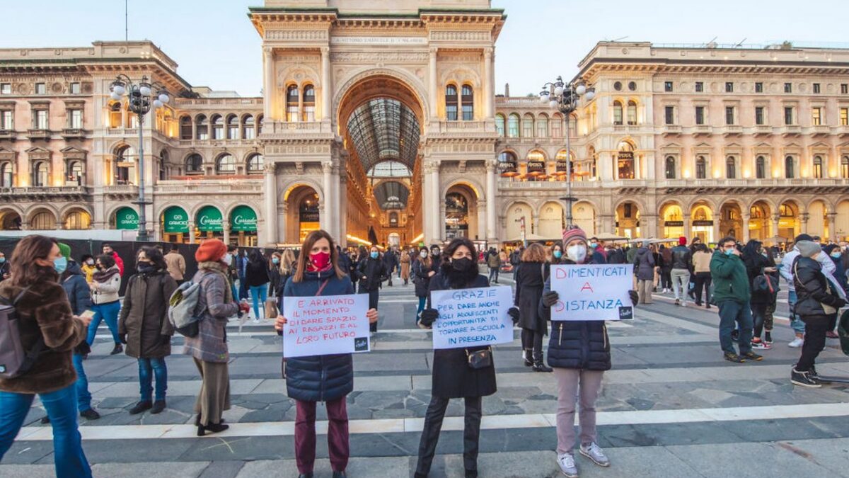 Caos scuola: 14 regioni rinviano la riapertura