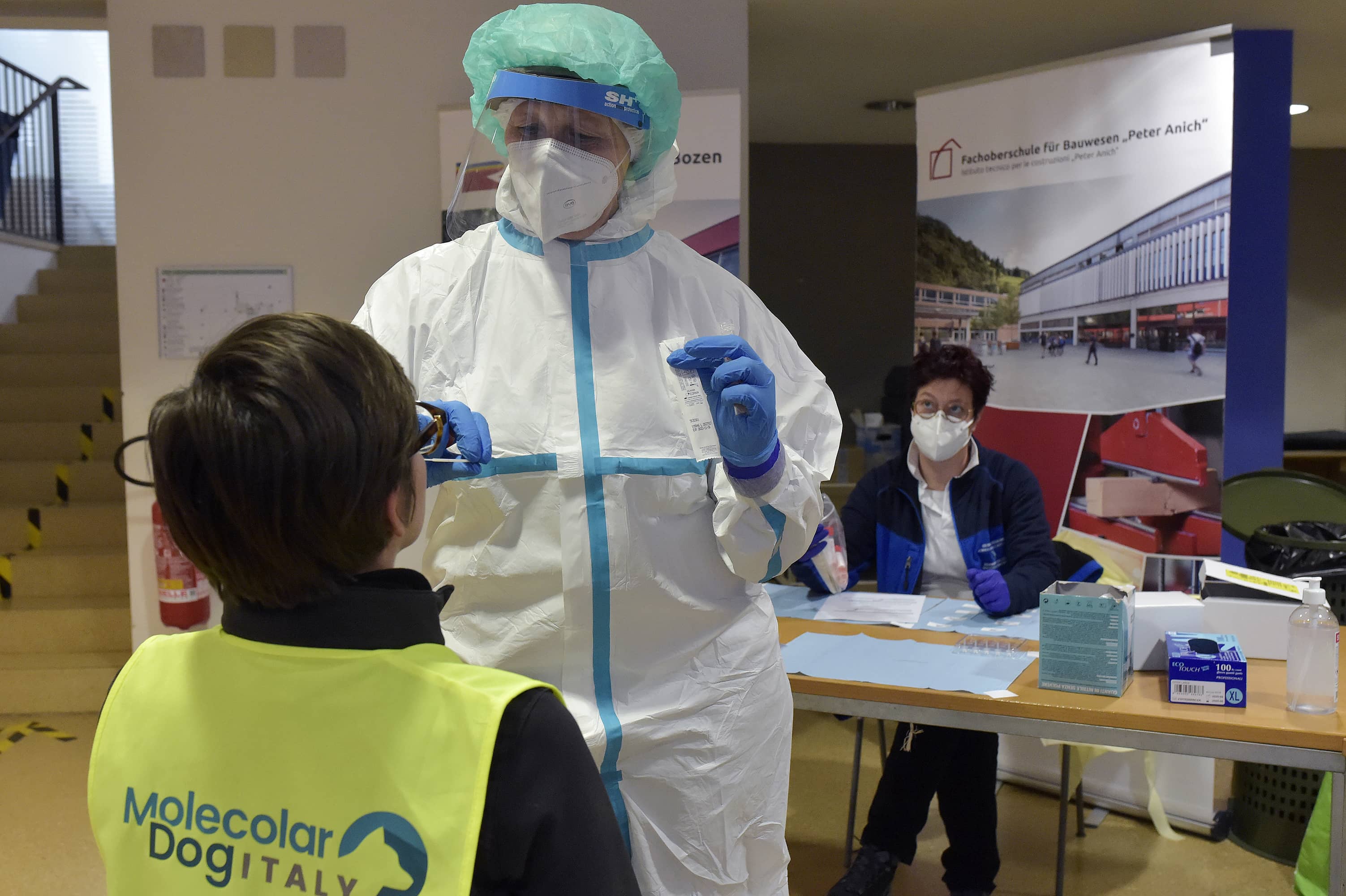 Bollettino coronavirus 19 gennaio: 10.497 nuovi contagi su 254.070 tamponi. 603 decessi