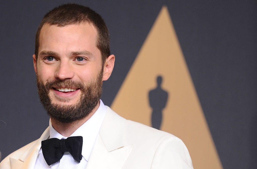 Jamie Dornan protagonista di The Tourist di HBO Max e BBC, ma non è il remake del film con la coppia Jolie – Depp