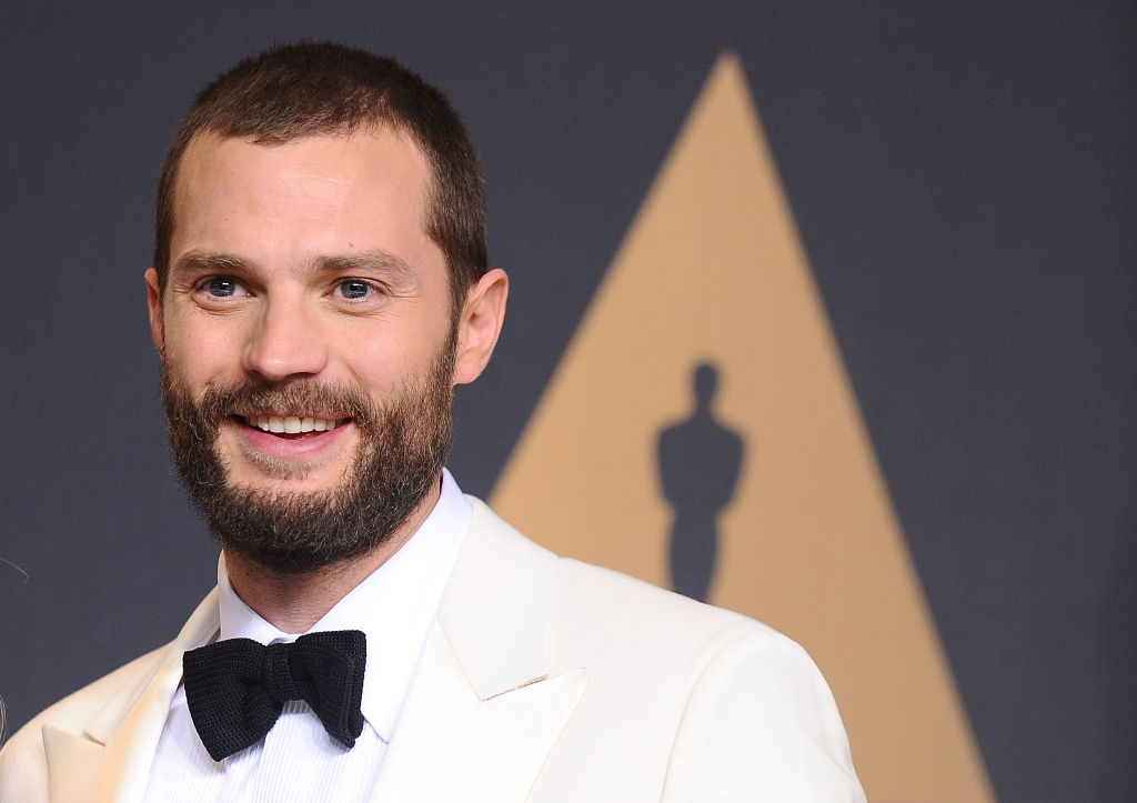 Jamie Dornan protagonista di The Tourist di HBO Max e BBC, ma non è il remake del film con la coppia Jolie – Depp