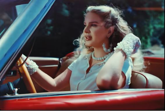 Lana Del Rey, Chemtrails Over the Country Club: traduzione e video della canzone