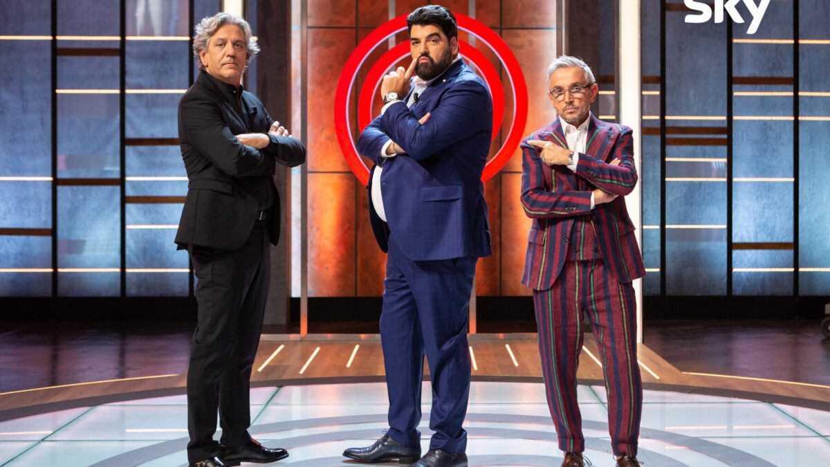 MasterChef Italia 10: quinta serata afrodisiaca per giudici e concorrenti, ma scoppia il #ParmigianoGate