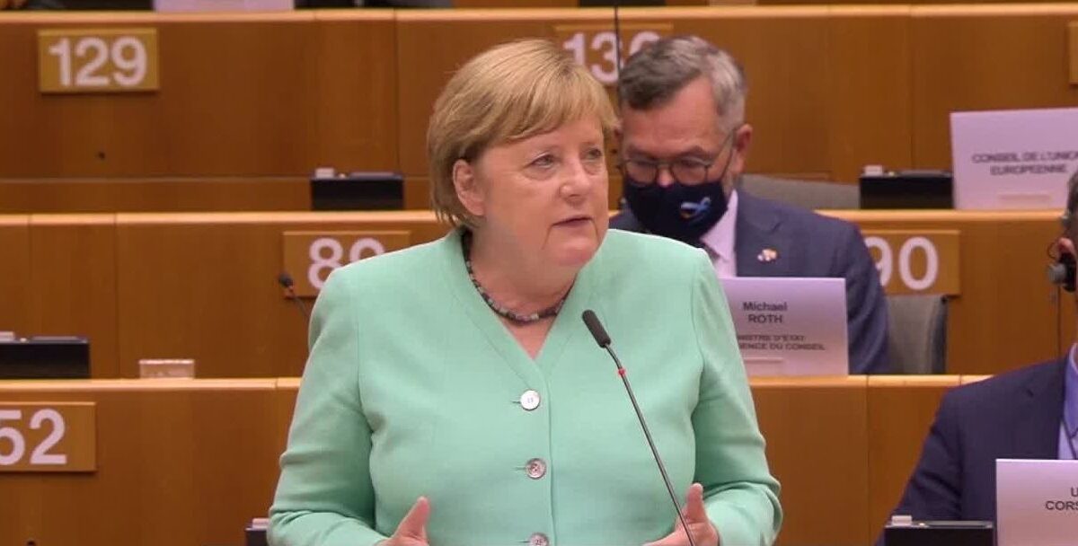 Germania, dietrofront sul lockdown a Pasqua. Merkel: “Errore mio, chiedo scusa”