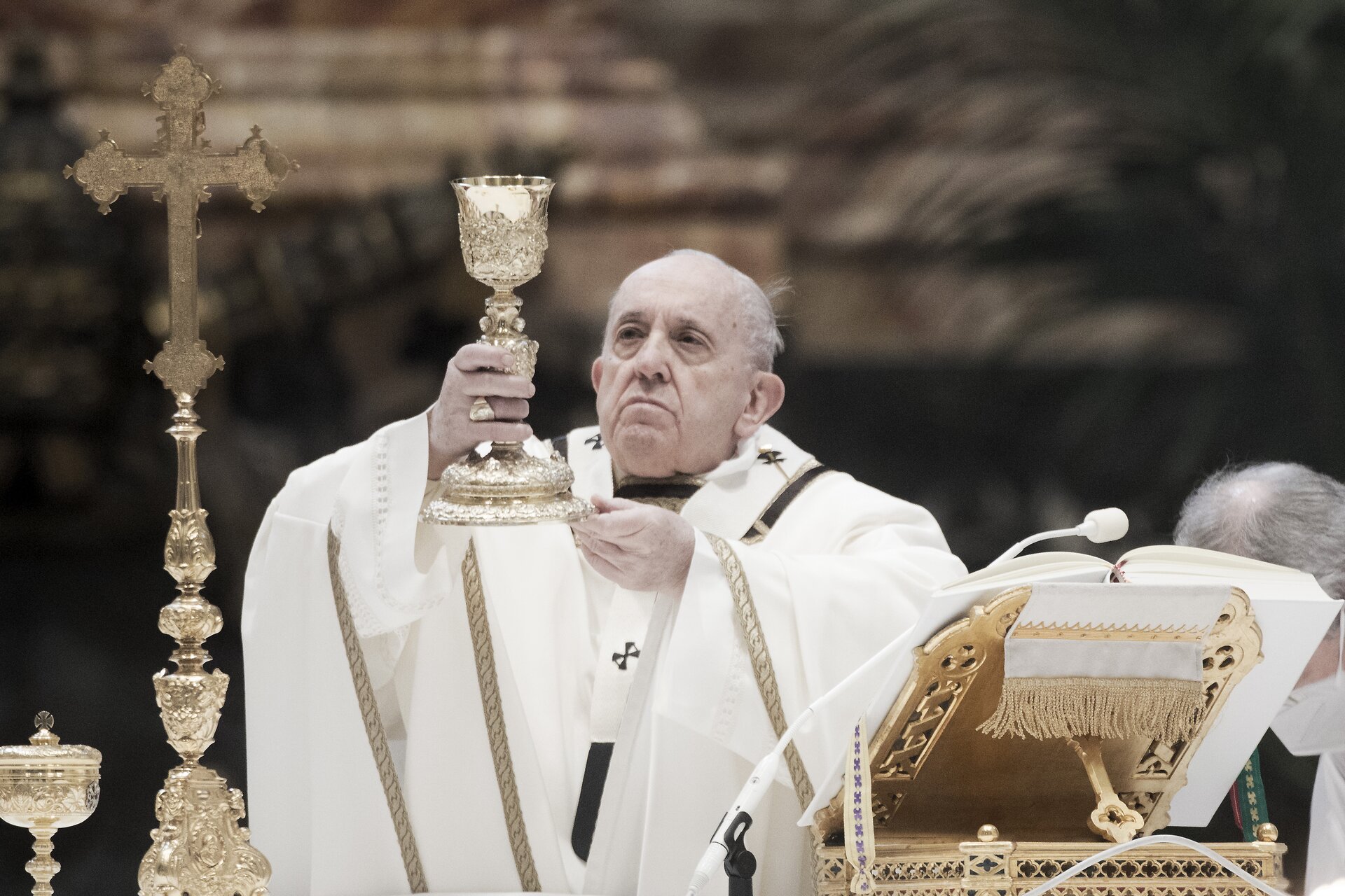 Papa Francesco allo Speciale Tg5 di domani: “E’ un dovere etico per tutti fare il vaccino, io sono già in lista”