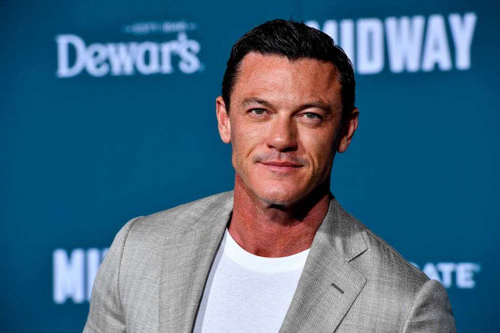 Pinocchio: Luke Evans sarà il Cocchiere nel remake live-action di Robert Zemeckis