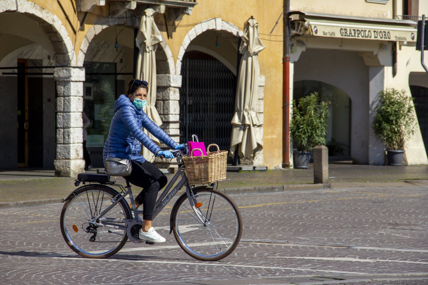 Positivi in fuga dalla quarantena a Treviso tra falsi contatti e pochi controlli