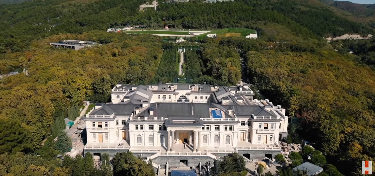 Il Cremlino sul presunto palazzo di Putin: “fake news di qualità”