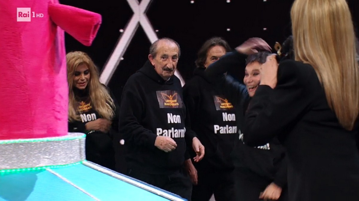 Il Cantante mascherato, Baby Alieno eliminato: è i Ricchi e poveri!