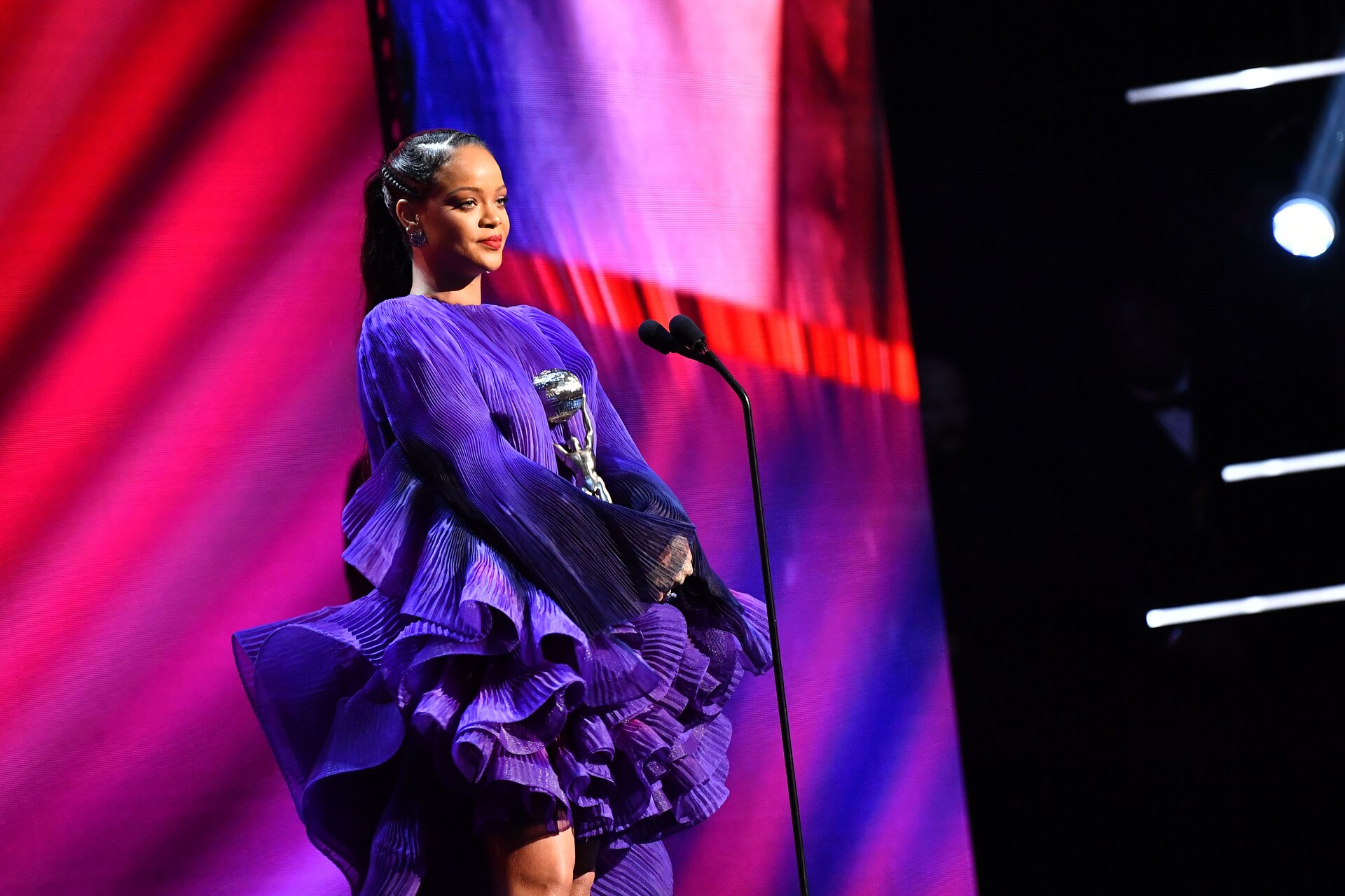 Non chiedete a Rihanna quando uscirà il nuovo album: ecco la risposta della cantante