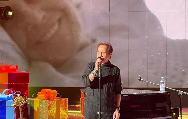 Roby Facchinetti a Domenica In canta “Invisibili” (scritto con Stefano d’Orazio)