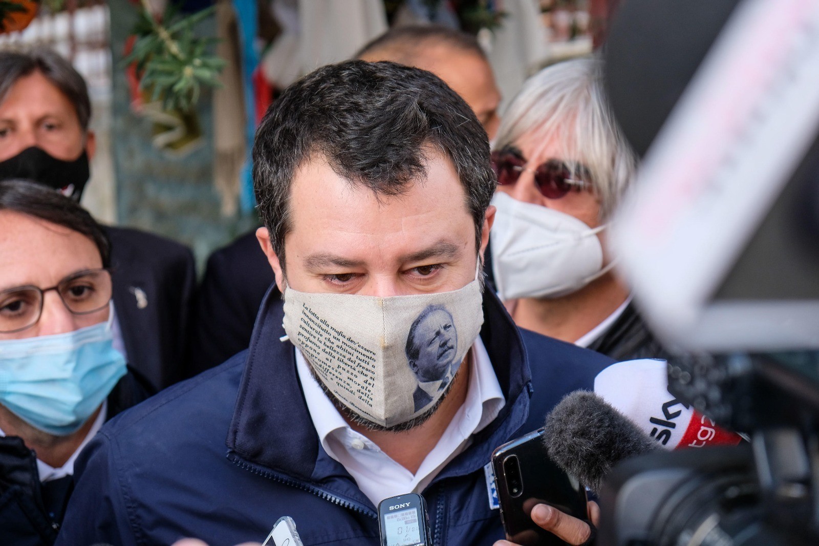 Salvini rafforza l’asse con Renzi: “è assolutamente normale” incontrare i servizi segreti