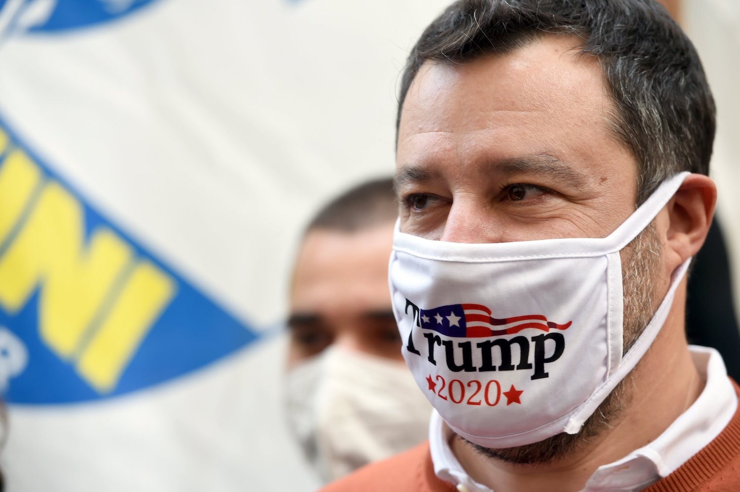 Salvini condanna (timidamente) le violenze negli USA e i suoi fan non ci stanno
