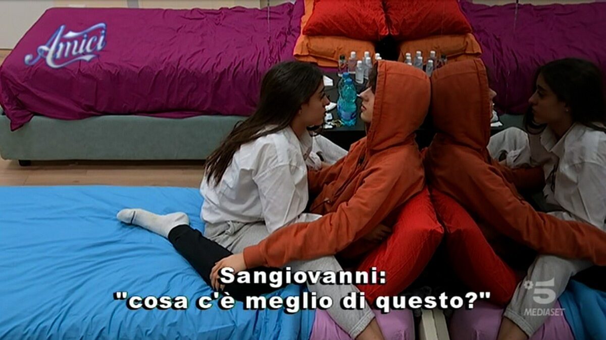 Amici 20, la lezione di Sangiovanni sulla bellezza (di Giulia)
