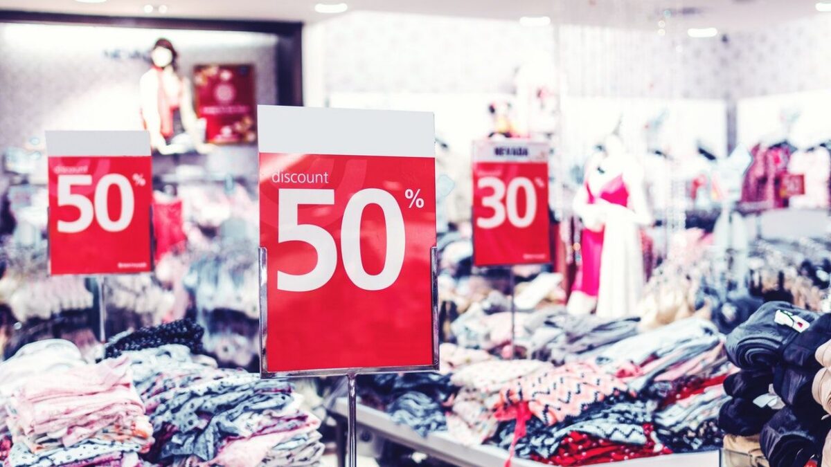 Confcommercio, saldi: -1 miliardo di euro causa Covid