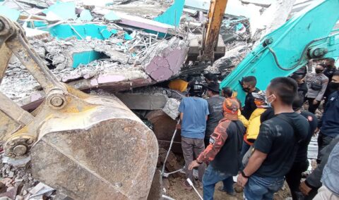 Indonesia, violento terremoto sull’isola del Sulawesi