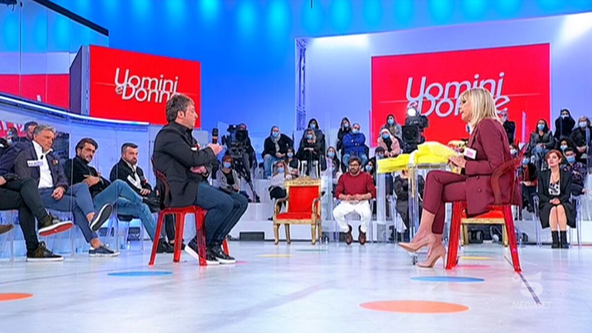 Uomini e donne censura “Barbara d’Urso”? Ecco il video