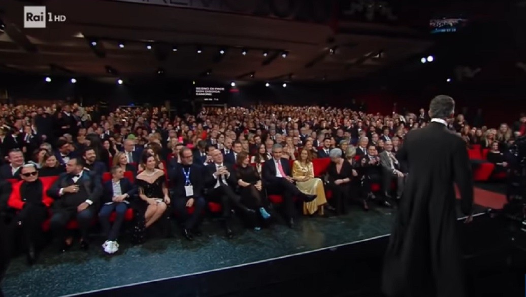 Sanremo 2021, Amadeus e quel “sì” al bis detto in piena pandemia. Immaginando un mondo normale