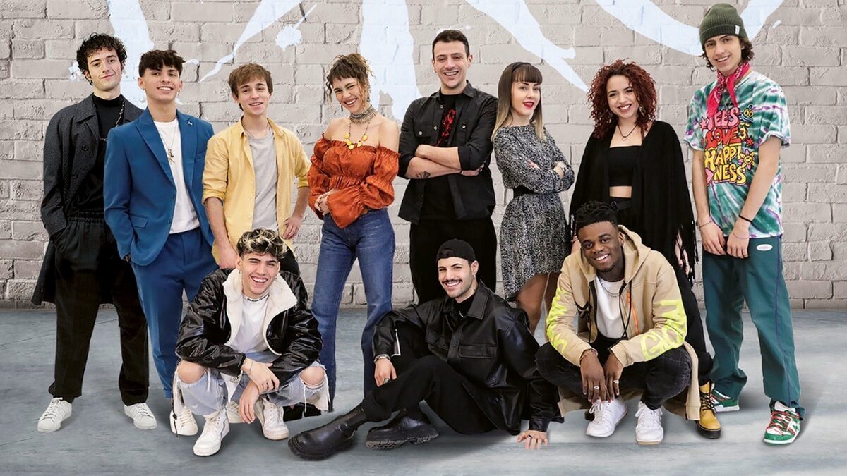 Amici Bro: la compilation con gli inediti dei cantanti di Amici 20