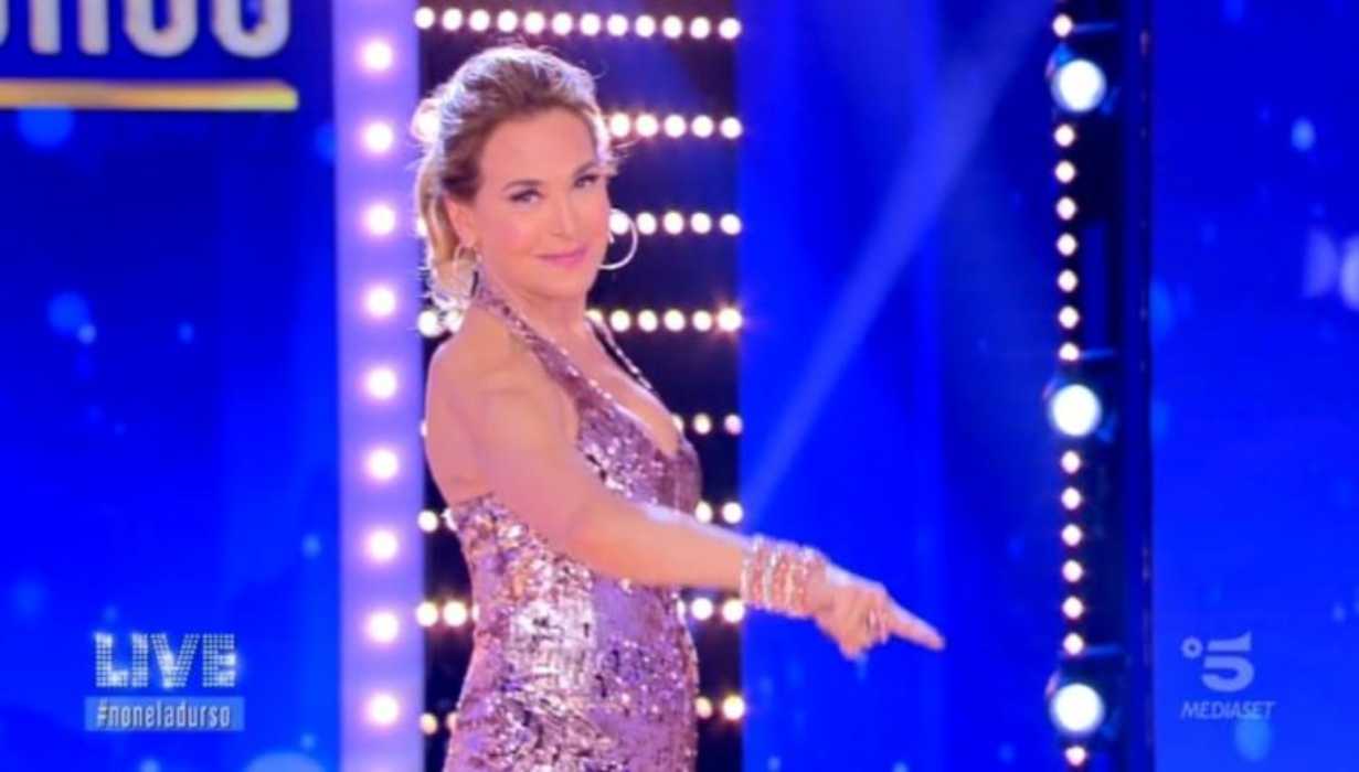 Live non è la d’Urso chiude: la solidarietà di Paolo Brosio e Sandra Milo dopo il tweet di Zingaretti